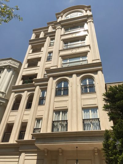 photo6008280220991338015