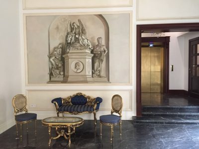 photo6008280220991338033